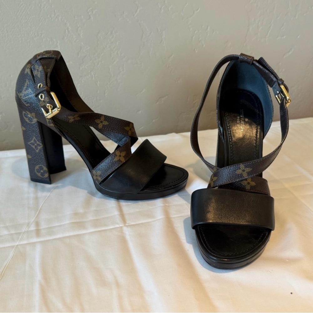 Louis Vuitton Silhouette Sandals in Monogram Canvas & Black Leather with receipt